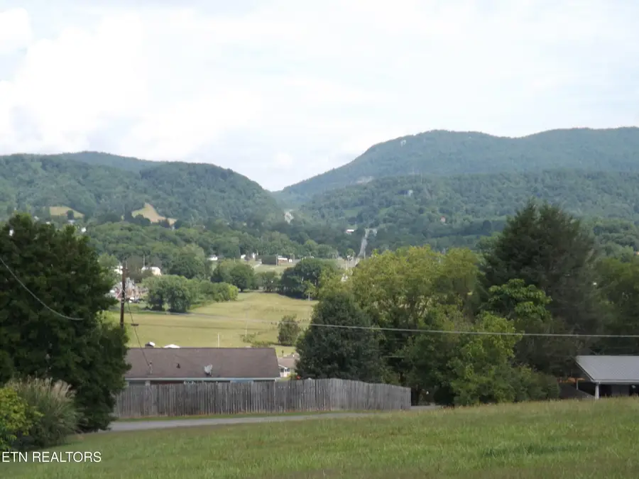 262 Oxford Circle, Harrogate, TN 37752 - #3