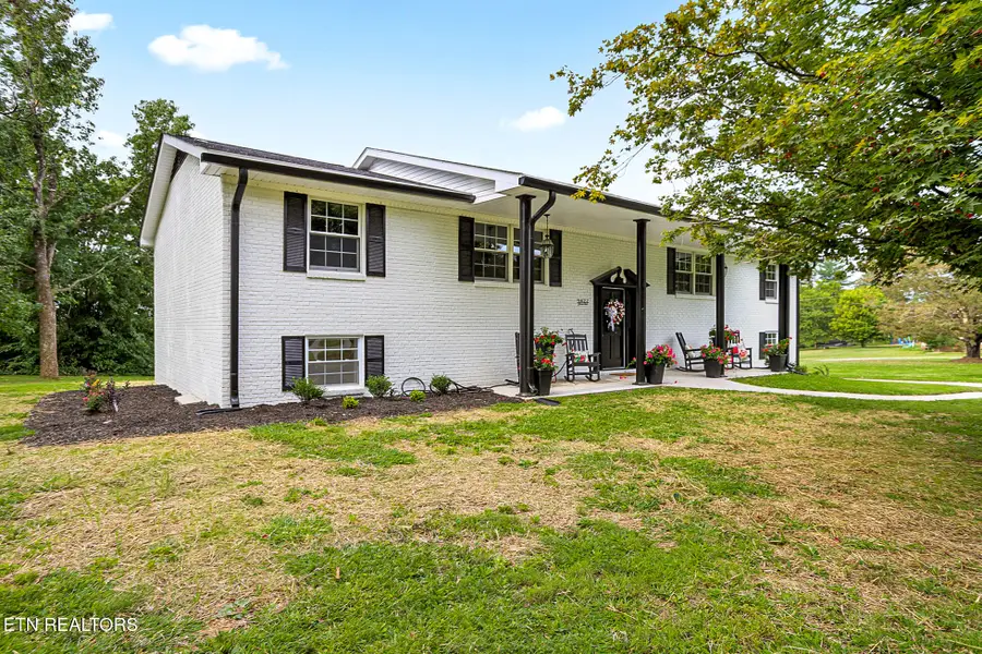 9422 Johnson Rd, Strawberry Plains, TN 37871 - #2