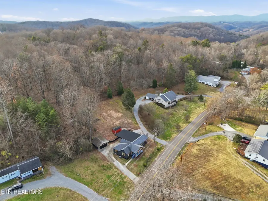 8523 Heiskell Rd, Powell, TN 37849 - #3