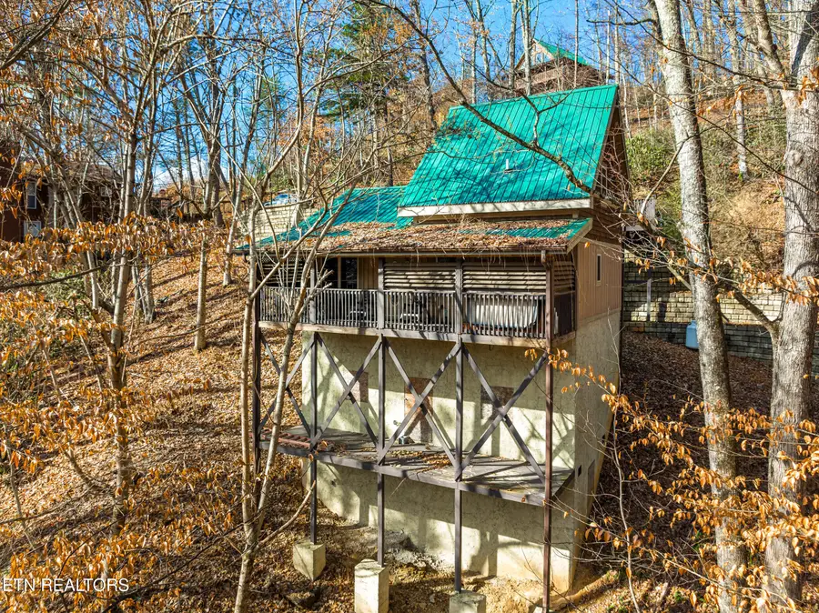 514 Laural Mountain Rd, Gatlinburg, TN 37738 - #3