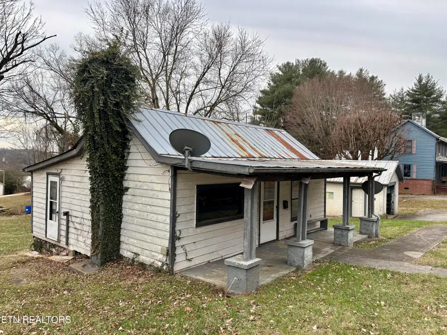 210 W Hill St, Rogersville, TN 37857 - #3