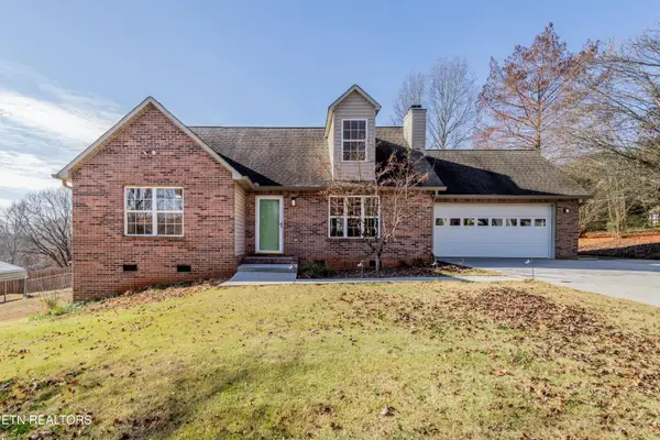 260 Oakwood Estates Drive, Lenoir City, TN 37772
