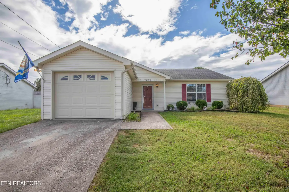 7532 Gary White Rd, Corryton, TN 37721 - #1