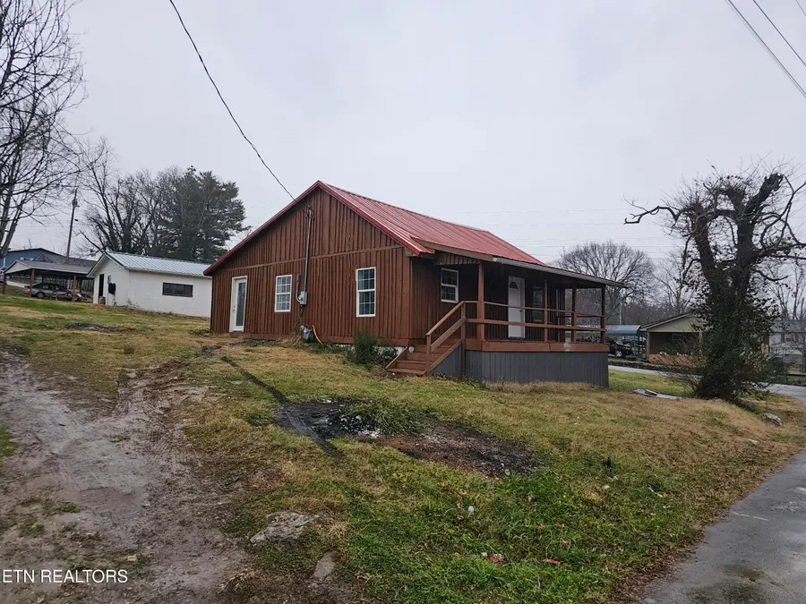 1416 Hickory St, Tazewell, TN 37879 - #2