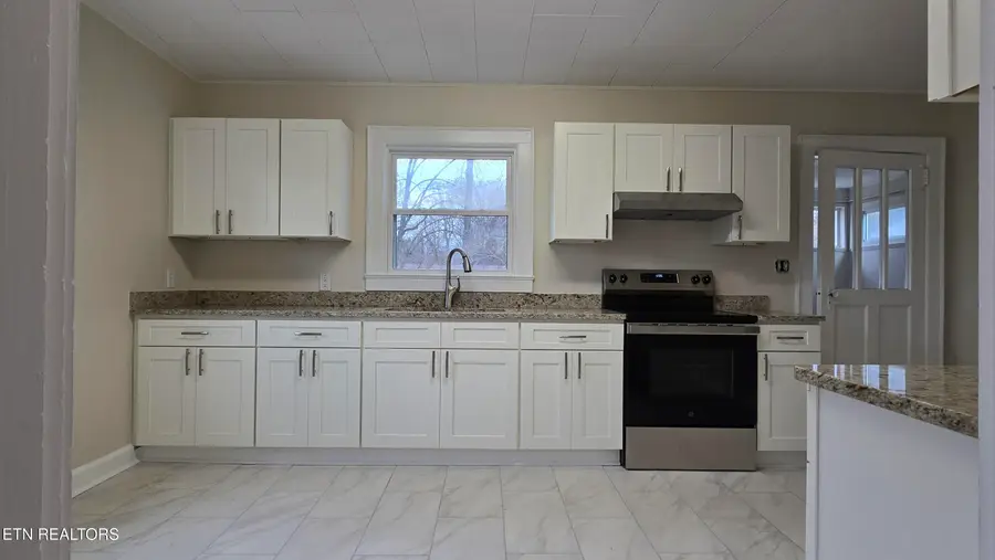 6108 Easton Rd, Knoxville, TN 37920 - #3