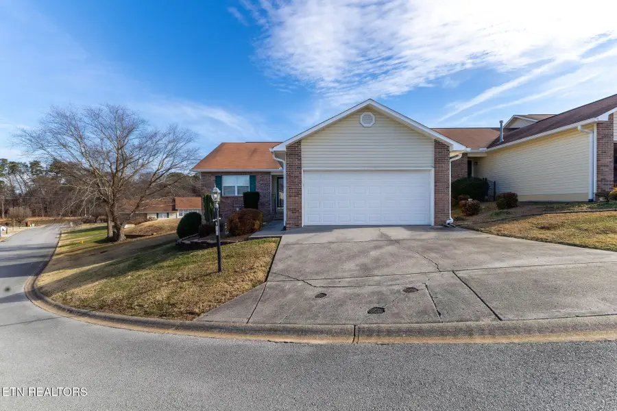 151 Executive Meadows Drive, Lenoir City, TN 37771 - #2