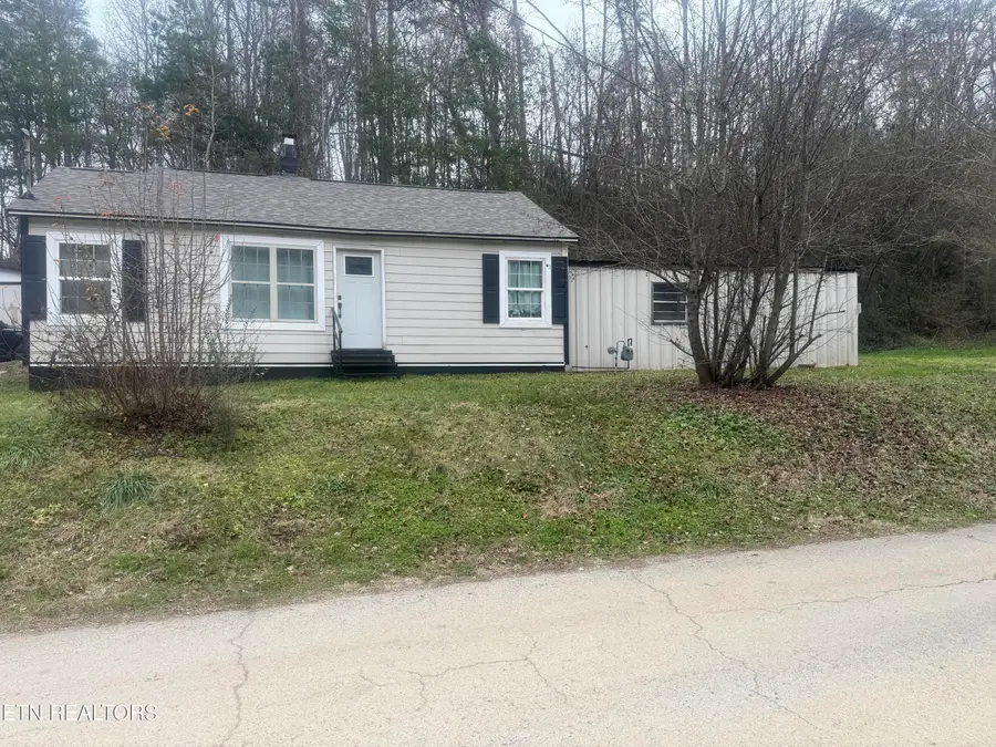 613 Baumgartner Rd, Harriman, TN 37748 - #2