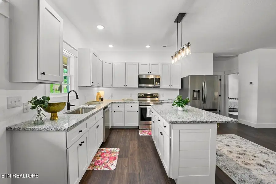 252 Old Middlesboro Hwy, Lafollette, TN 37766 - #2