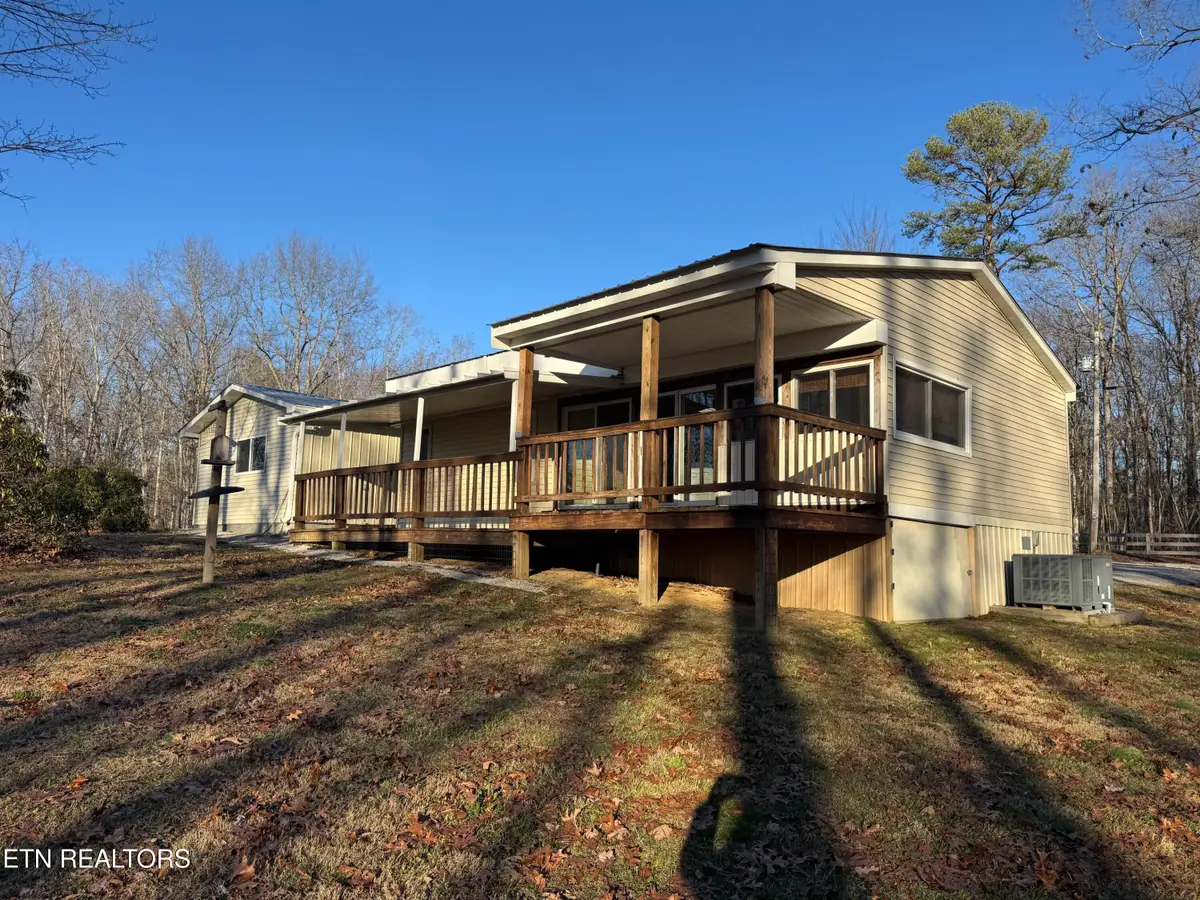 222 Pickett Line Rd, Jamestown, TN 38556 - #1