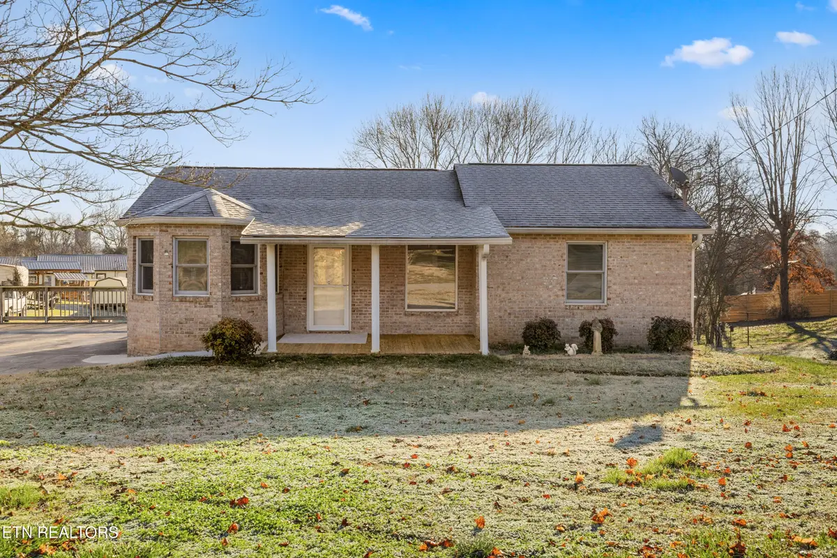 425 Holbrook Ave, Lenoir City, TN 37771 - #1
