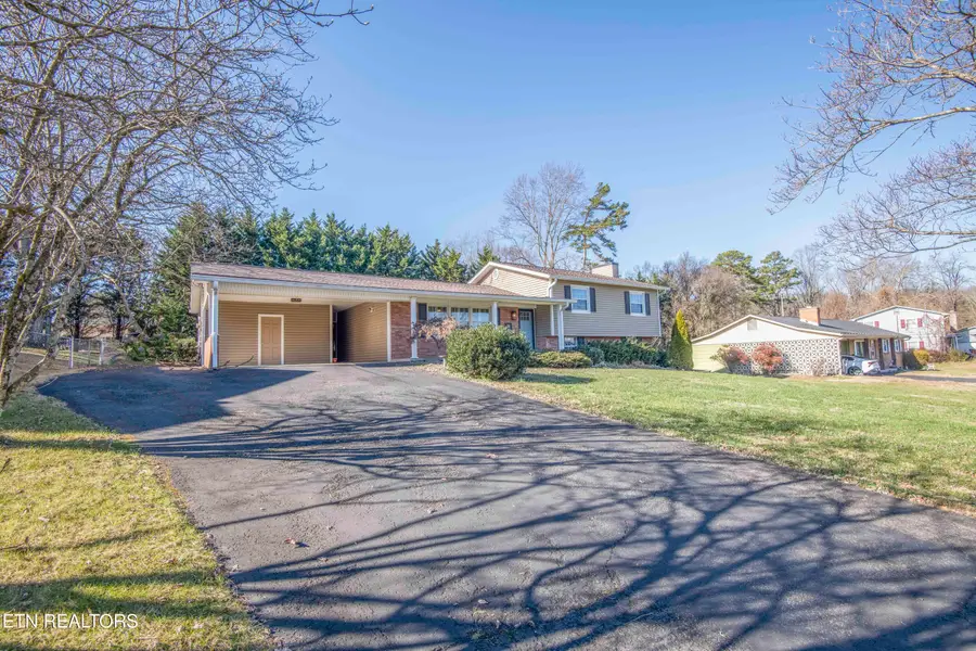 3729 Cherrylog Rd, Knoxville, TN 37921 - #3