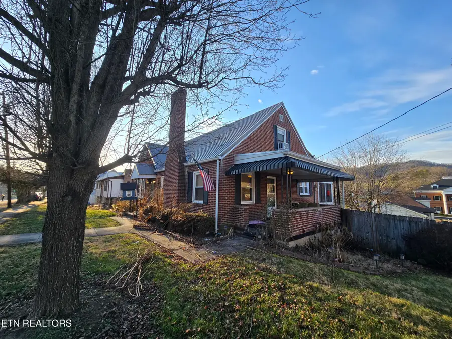 361 Joslyn Ave, Pennington Gap, VA 24277 - #2