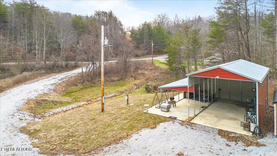 1863 Old County Garage Rd, Helenwood, TN 37755 - #2