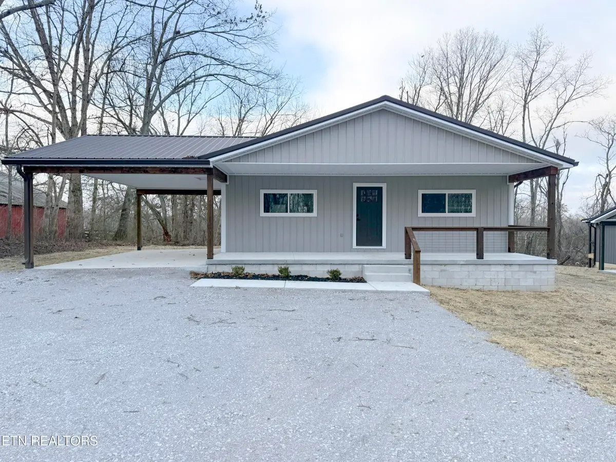 484 Wells Rd, Crossville, TN 38555 - #1