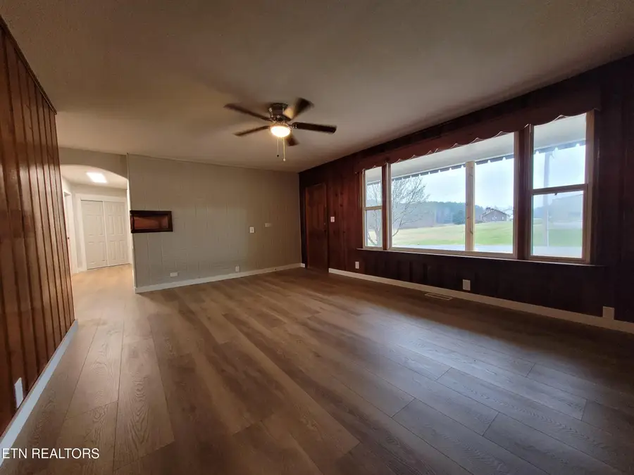 941 Cemetery Rd, Oliver Springs, TN 37840 - #3