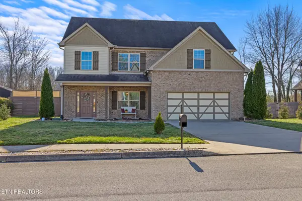 767 W Glenview Drive, Lenoir City, TN 37771