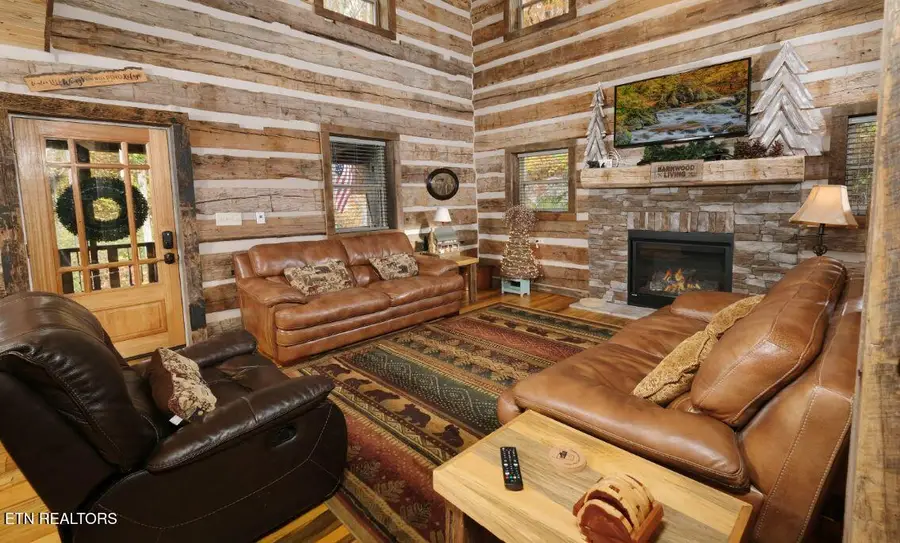 636 Jess Field Rd, Gatlinburg, TN 37738 - #3