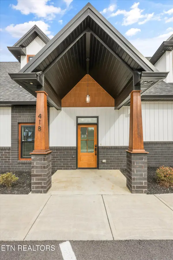 418 Fleeta Williams Way, Sevierville, TN 37862