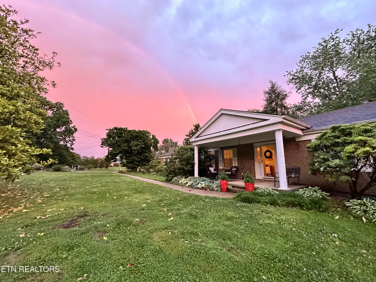 829 Chateaugay Rd, Knoxville, TN 37923 - #1