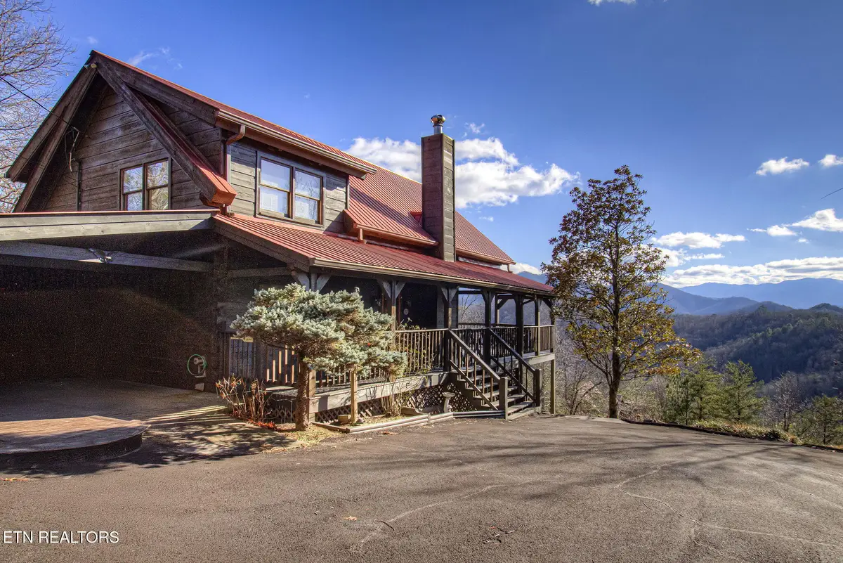 2568 Raccoon Hollow Way, Sevierville, TN 37862 - #1