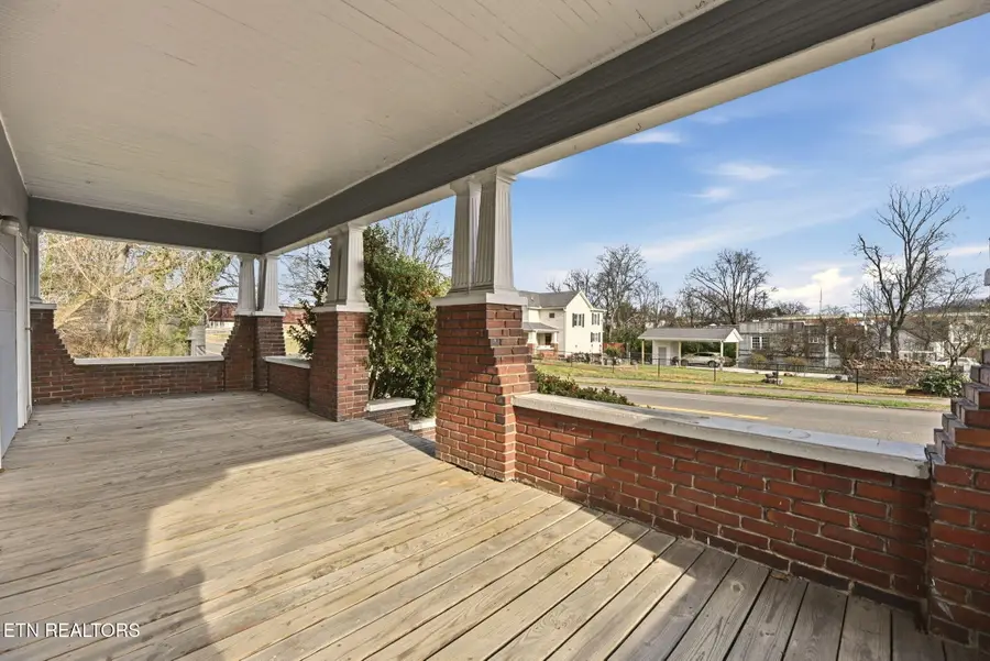 400 N Main St, Clinton, TN 37716 - #3