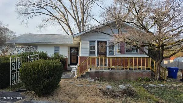 109 Thornton Rd, Oak Ridge, TN 37830