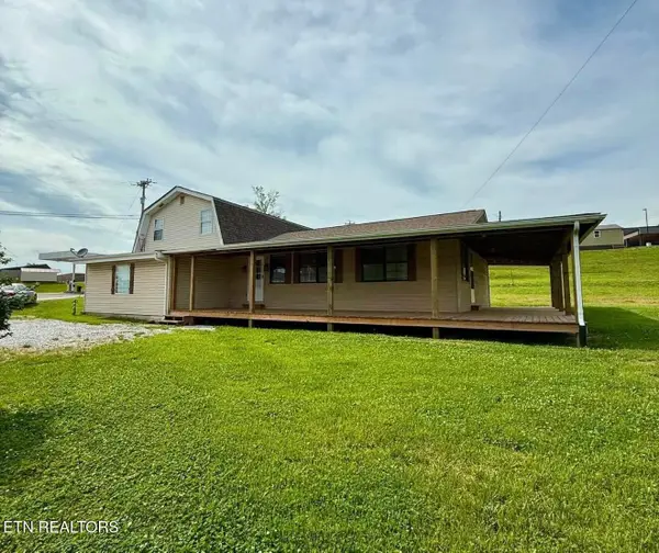 942 W Third Ave, Oneida, TN 37841