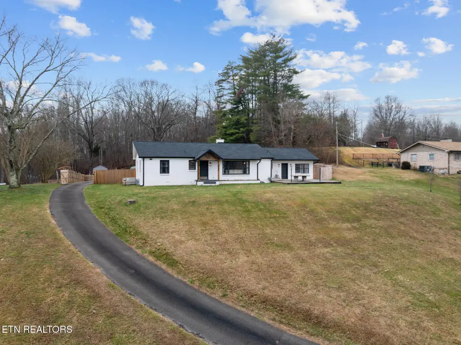 448 Woolsey Rd, Harriman, TN 37748 - #2