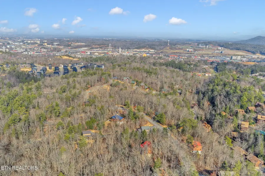 640 Country Oaks Drive, Pigeon Forge, TN 37863 - #3