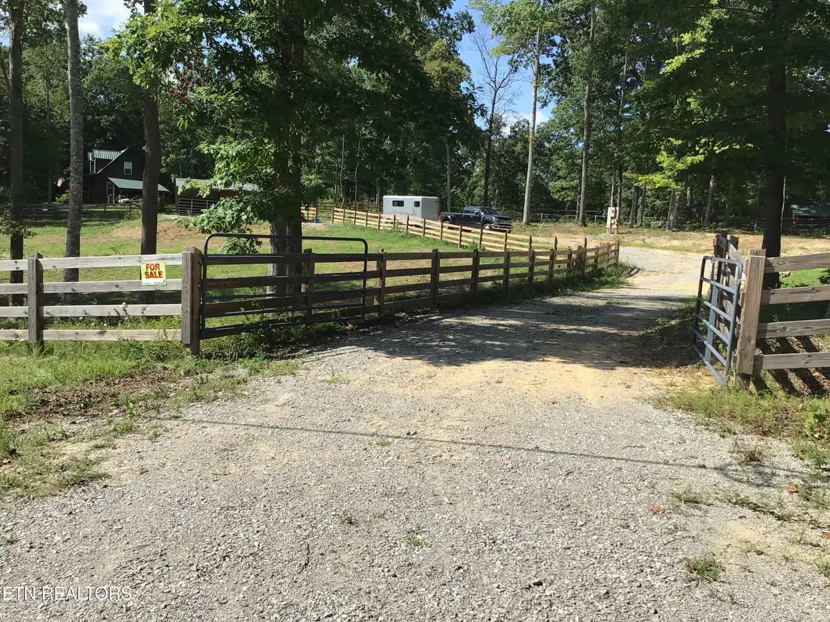 478 Spruce Creek Dr, Jamestown, TN 38556 - #1