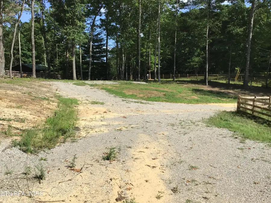 478 Spruce Creek Dr, Jamestown, TN 38556 - #3