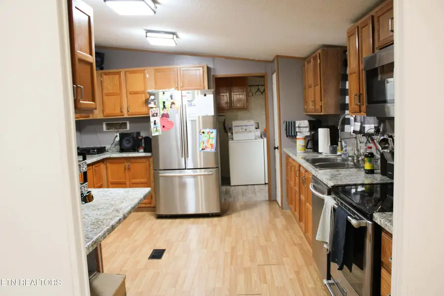 238 Hanging Rock Rd, Harriman, TN 37748 - #3