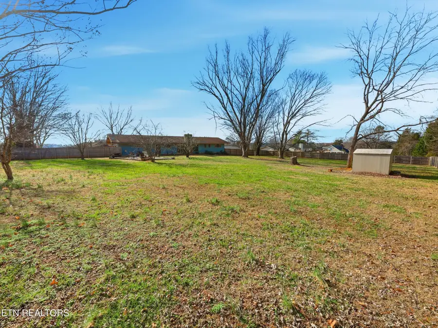 1004 Laurie St, Maryville, TN 37803 - #3