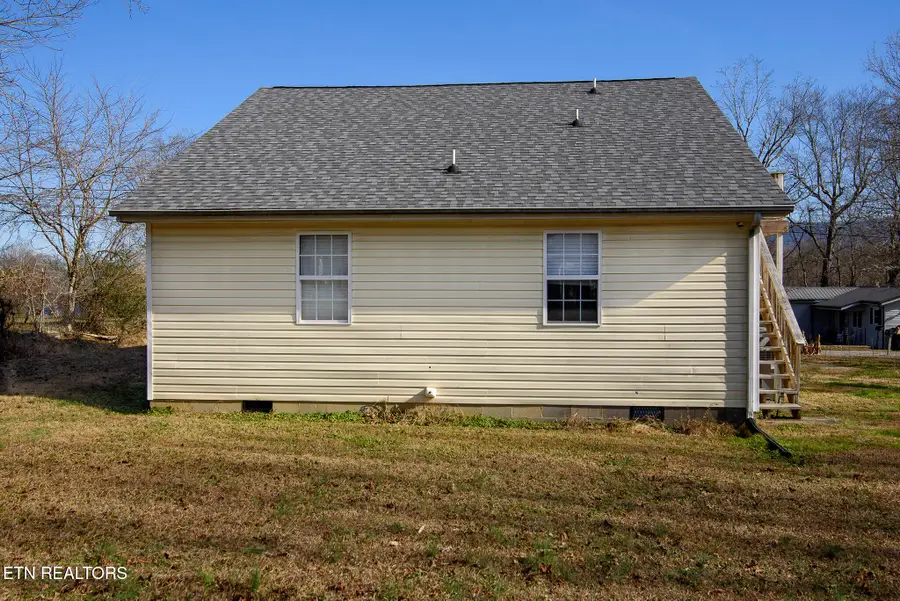 1406 Johnson St, Etowah, TN 37331 - #3