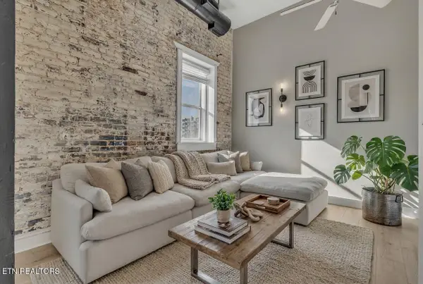 105 W Jackson Ave #9, Knoxville, TN 37902