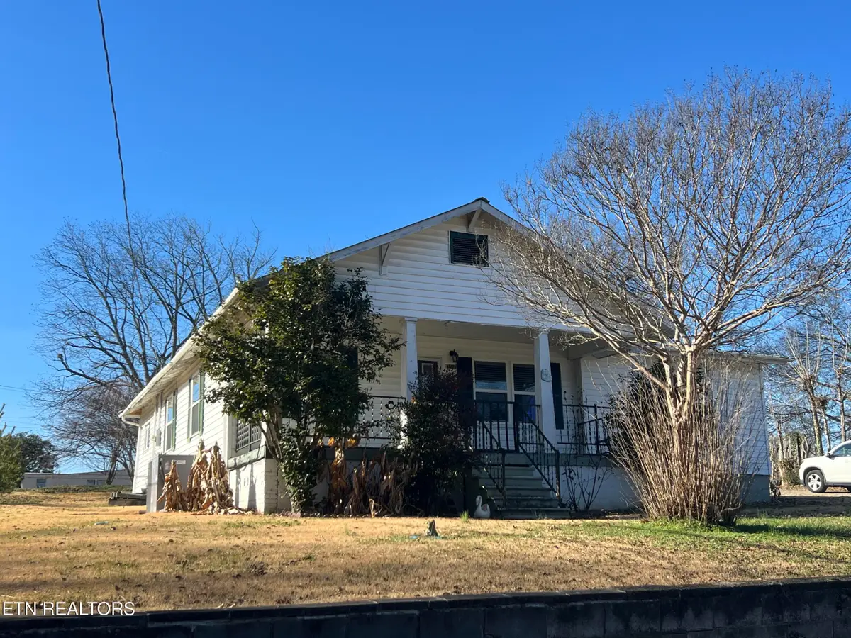 182 S College St, Madisonville, TN 37354 - #1