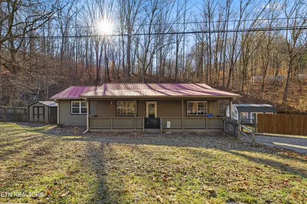 3214 Long Hollow Rd, Powell, TN 37849