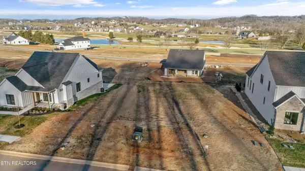 1700 Black Bear Circle, Loudon, TN 37774