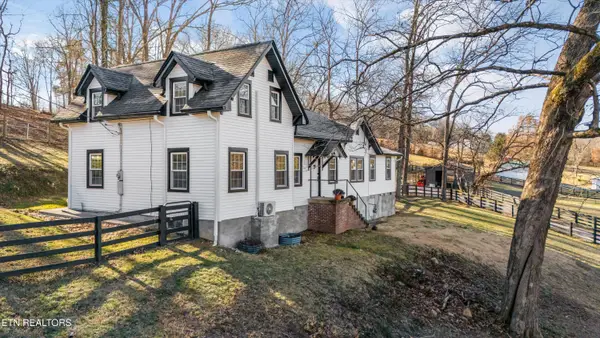 183 Laurel Rd, Clinton, TN 37716