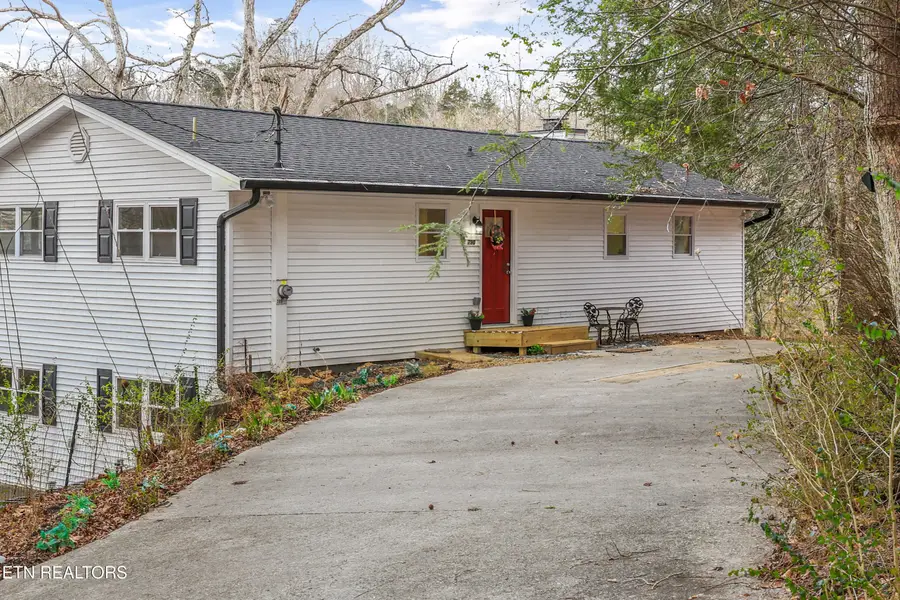 790 Sulphur Springs Rd, Clinton, TN 37716 - #3