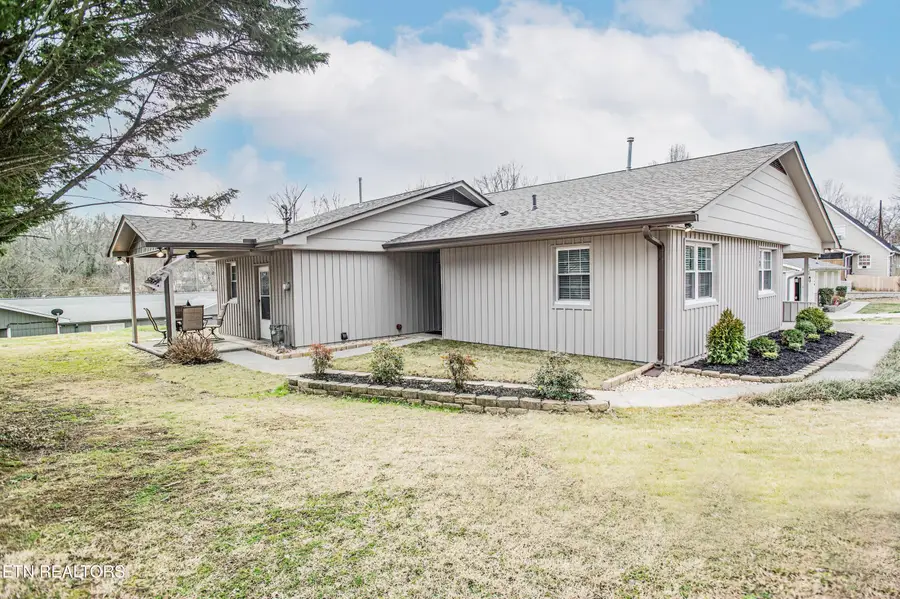 132 Pembroke Rd, Oak Ridge, TN 37830 - #2