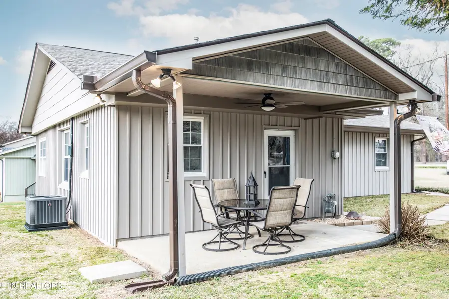 132 Pembroke Rd, Oak Ridge, TN 37830 - #3