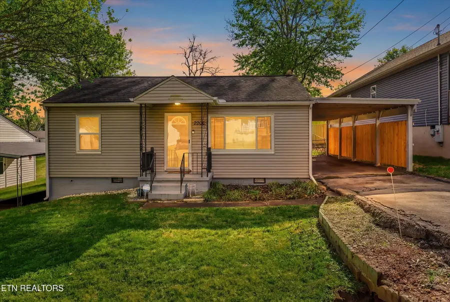 2208 Chester Ave, Knoxville, TN 37915 - #3