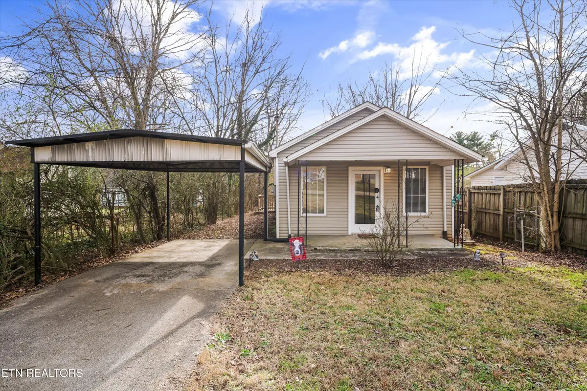 2417 Mentor Rd, Louisville, TN 37777 - #1