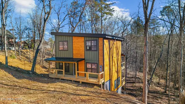 613 Country Oaks Drive, Pigeon Forge, TN 37863