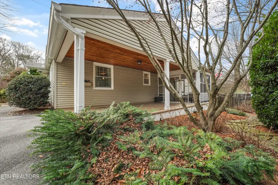 1327 Calderwood Ave, Maryville, TN 37801 - #3