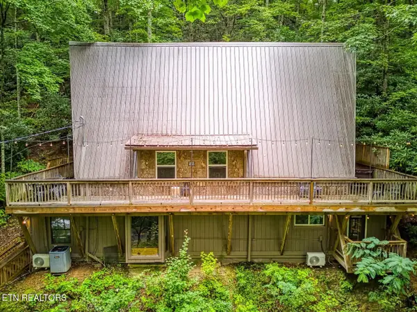 1134 Ski Mountain Rd, Gatlinburg, TN 37738