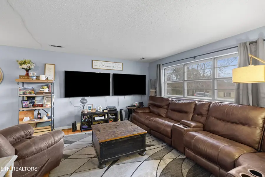 2205 Roundtree Rd, Knoxville, TN 37923 - #3