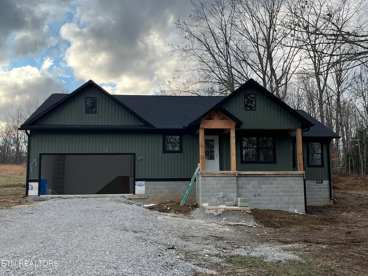 214 Georgee Rd, Jamestown, TN 38556 - #1