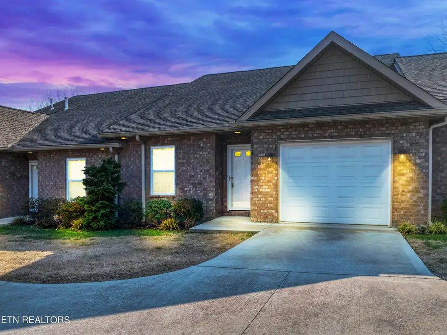 214 Waters Rd, Maryville, TN 37803 - #2